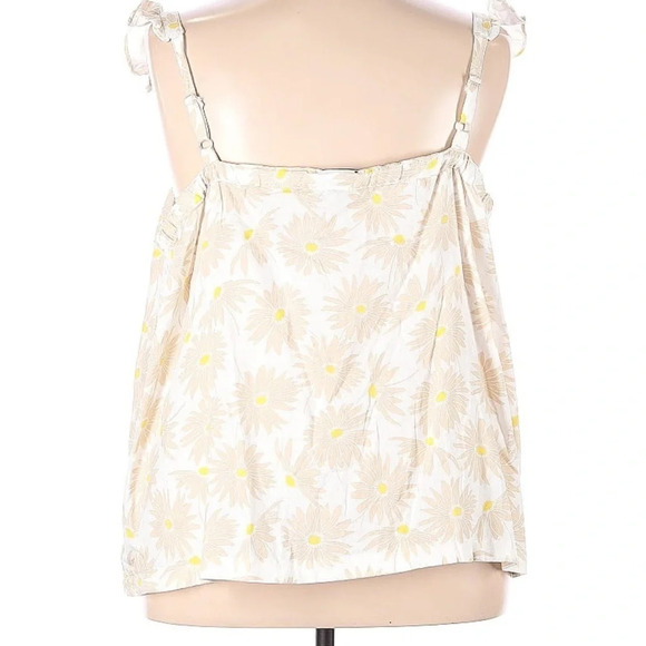 Torrid 3x Women's Tan Flower Sleeveless Blouse NWT - Picture 2 of 12